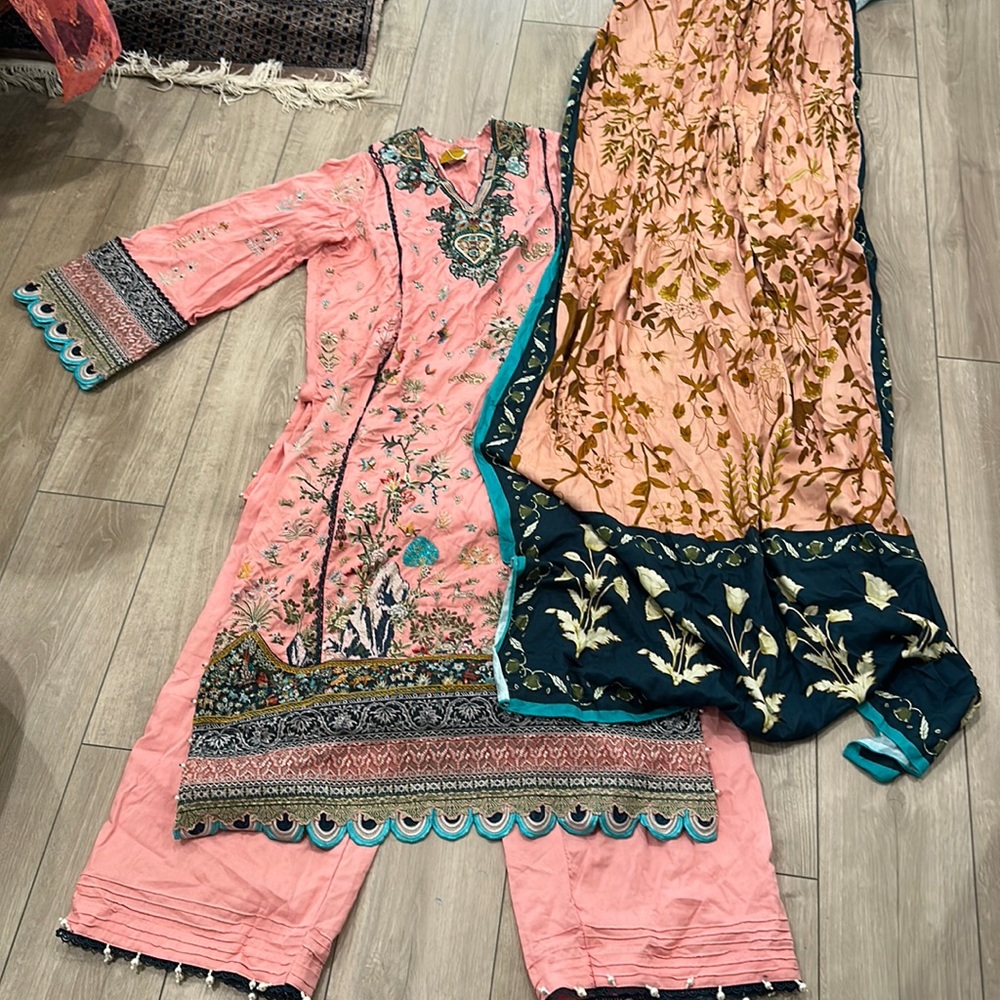 Women’s 3 piece Pakistani dress sana Safinas size L top XL bottom